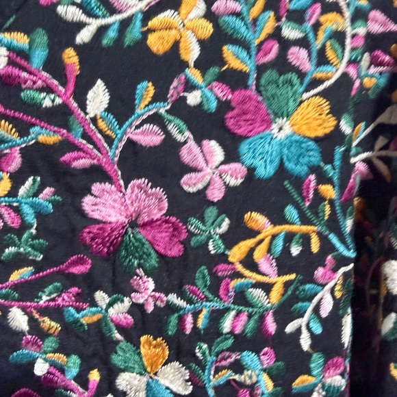 Savanna Jane Embroidered Boho Blouse Womens large Black Floral Peasant Top - Picture 2 of 5